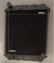 R.D. 17021239 - RADIADOR NISSAN CABSTAR METALICO "SIN LATERALES"